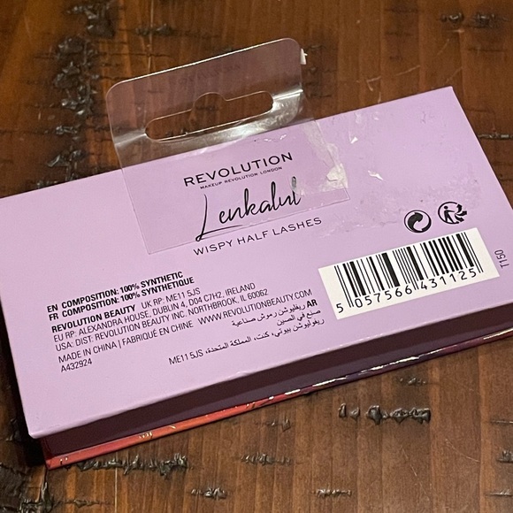 Revolution Eyelashes - Picture 3 of 3